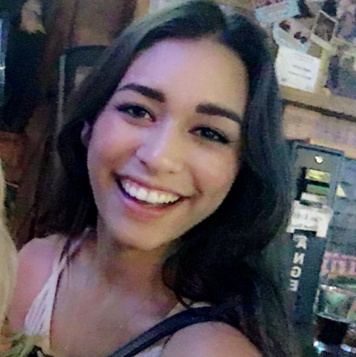 Elisa Hernandez Photo 28
