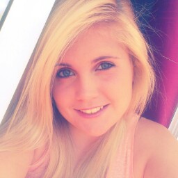 Emma Hughes Photo 36