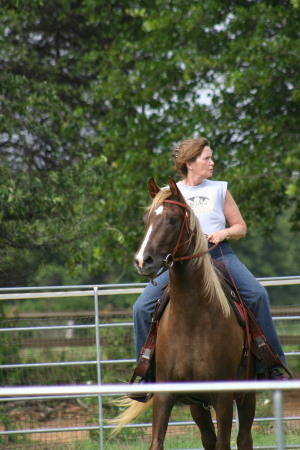 Linda Brooks Photo 14