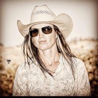 Julie Nichols Photo 23