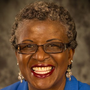 Gloria Gibson Photo 6