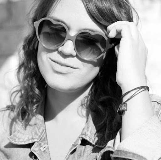 Kim Tierney Photo 30