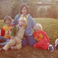 Mindy Larson Photo 41