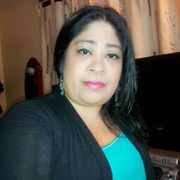 Reina Guzman Photo 10