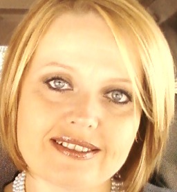 Monica Farnsworth Photo 16