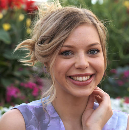 Victoria Bowman Photo 47