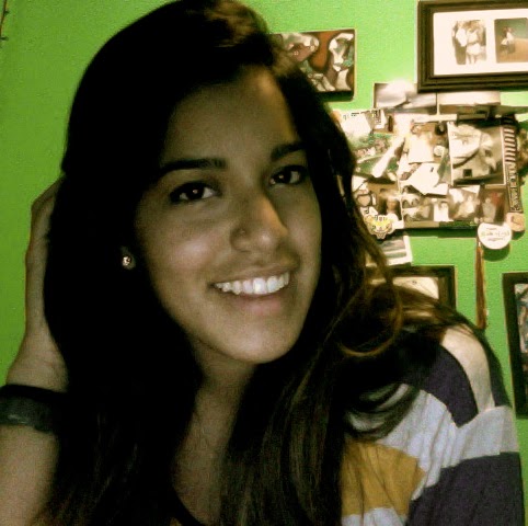 Ana Velazquez Photo 12