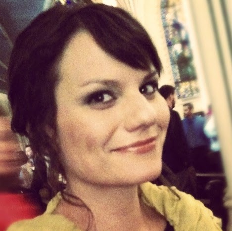 Danielle Larson Photo 32