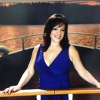 Rebecca Caceres Photo 15