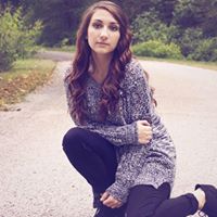 Chelsea Lambert Photo 6
