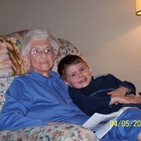 Stephanie Jeffries Photo 40