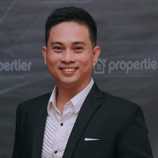 Arthur Gonzales Photo 30