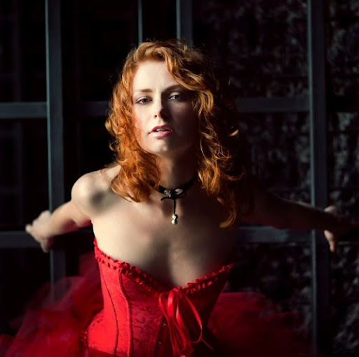 Eva Fox Photo 12