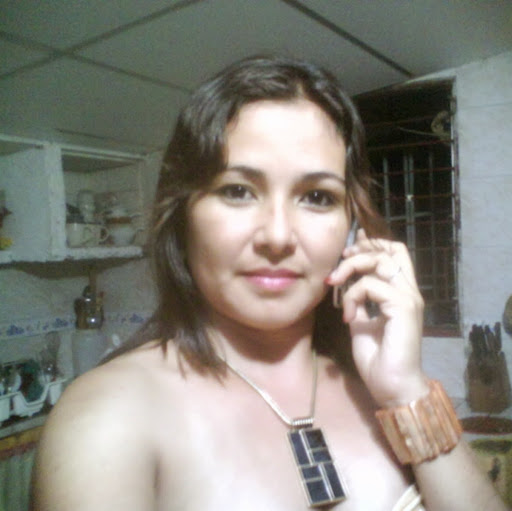 Celia Perez Photo 7