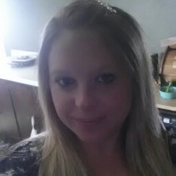 Tabitha Hardin Photo 13