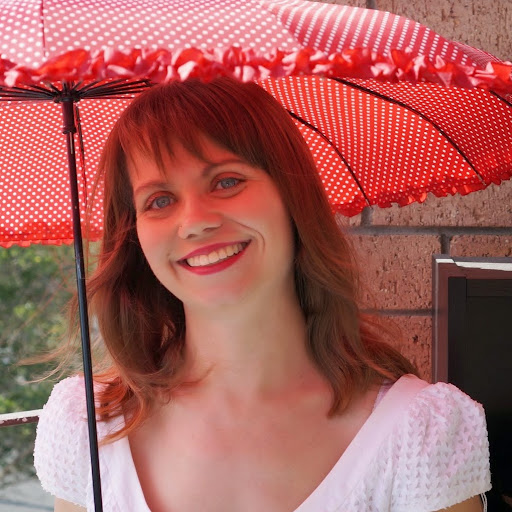 Julia Garnett Photo 16