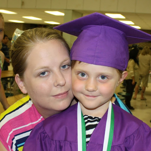 Robin Rhoades Photo 28
