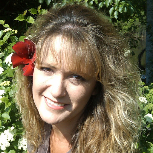 Michelle Collier Photo 39