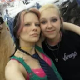 Amy Lowery Photo 33