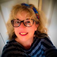 Jane Watts Photo 31