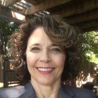 Julia Hall Photo 28