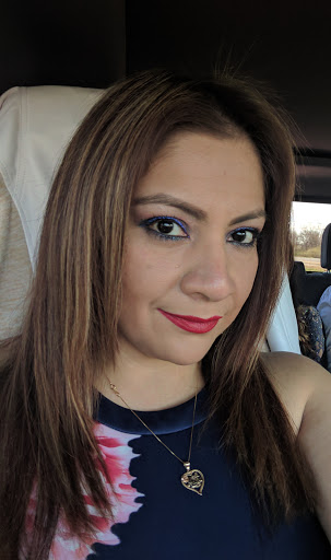 Elizabeth Villegas Photo 23