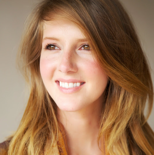Alyssa Quinn Photo 8