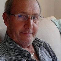 Laurie Hills Photo 17