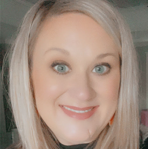 Adriane Carpenter Photo 3