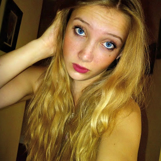 Emily Gordon Photo 46