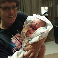 Janet Quinlan Photo 16