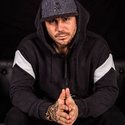 Daniel Born Photo 24