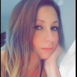Laura Mitchell Photo 19