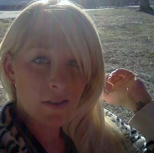 Michelle Aldrich Photo 28