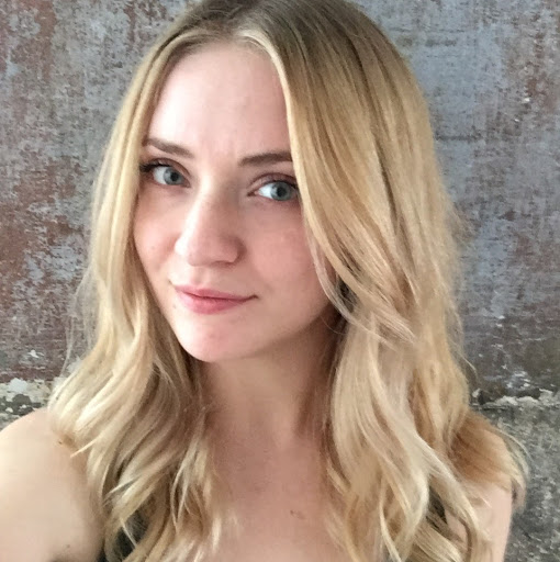 Laura Cox Photo 32