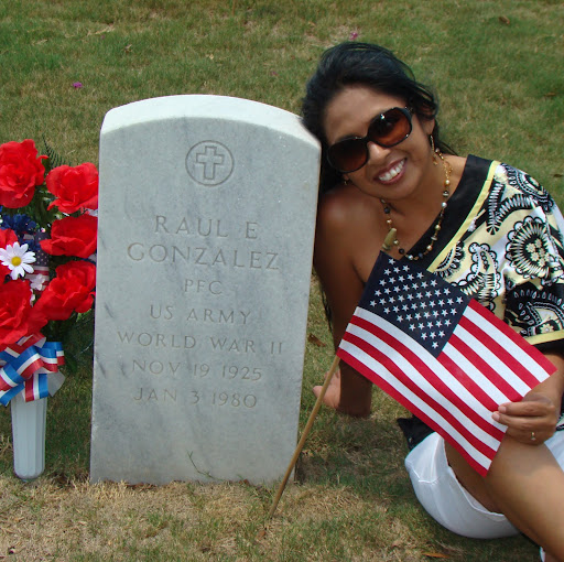 Elizabeth Gomez Photo 40