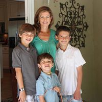 Lisa Hodge Photo 19