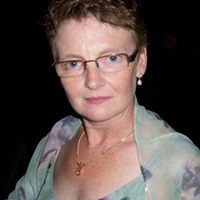 Julie Cullen Photo 12