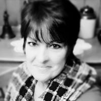 Esther Mitchell Photo 19