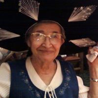 Maria Groves Photo 3