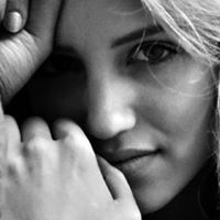 Emily Forbes Photo 17