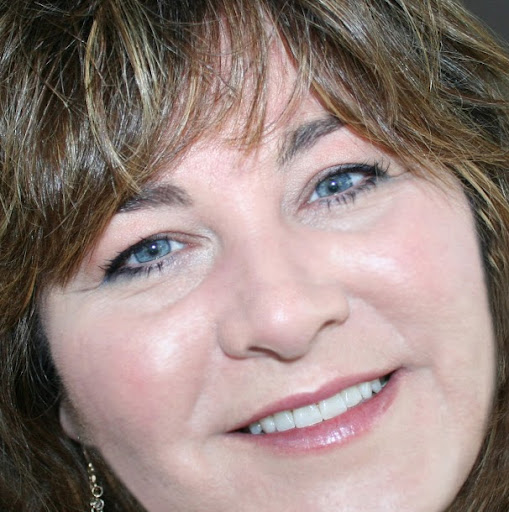 Angela Bailey Photo 24