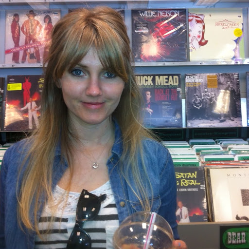 Anna Williams Photo 8