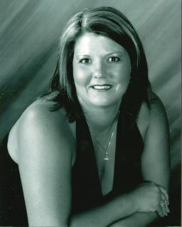 Laura Cunningham Photo 40