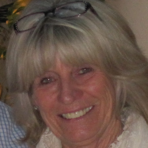 Carole Lloyd Photo 27