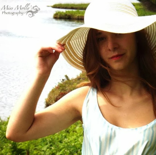 Rachel Young Photo 32