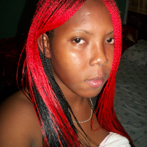 Tanesha Robinson Photo 4