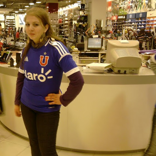 Elizabeth Barros Photo 33