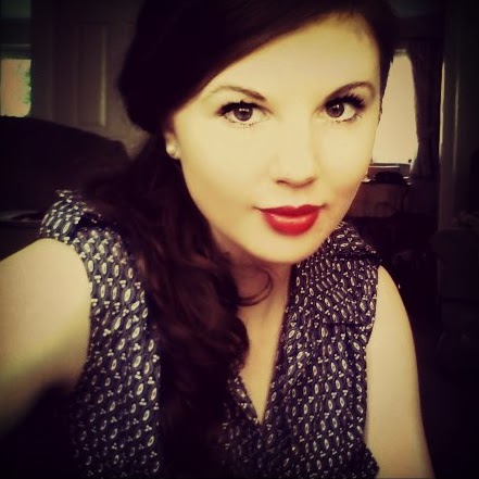 Laura James Photo 38