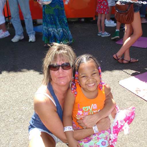 Laurie Miller Photo 39